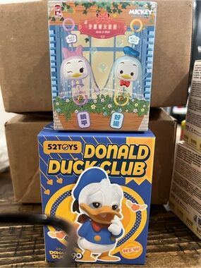 Donald Duck Club Blue Plush Collectible Set
